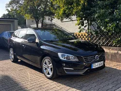 Schwarz Gebraucht 2014 Volvo V60 Momentum Kombi | 14.800 € (Teuer)