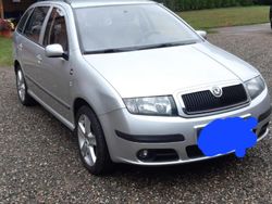 Silber Gebraucht 2007 Skoda Fabia Kleinwagen | 2.850 €
