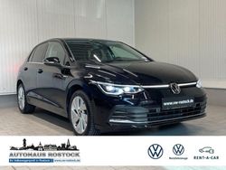 Deep black perleffekt (metallic) Gebraucht 2022 VW Golf VIII Style Limousine | 25.500 € (Fairer Preis)