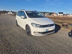 Weiß Gebraucht 2016 VW Touran Van / Kleinbus | 11.000 € (Fairer Preis)