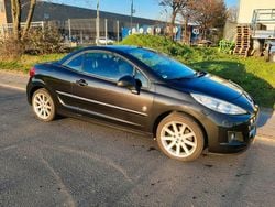 Schwarz Gebraucht 2011 Peugeot 207 CC Roland Garros Cabrio | 4.400 € (Fairer Preis)