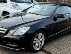 Schwarz Gebraucht 2011 Mercedes E200 Cabrio | 16.910 € (Fairer Preis)