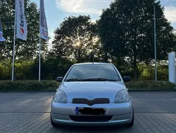 Silber Gebraucht 2000 Toyota Yaris Kleinwagen | 1.899 € (Fairer Preis)