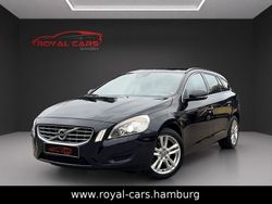 Black sapphire / metallic Gebraucht 2011 Volvo V60 Momentum Kombi | 10.990 € (Etwas zu teuer)