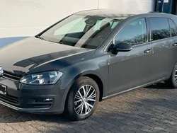 Grau Gebraucht 2016 VW Golf VII Allstar Kleinwagen | 12.150 € (Fairer Preis)