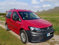 Rot Gebraucht 2015 VW Caddy Trendline Van / Kleinbus | 10.800 € (Etwas zu teuer)