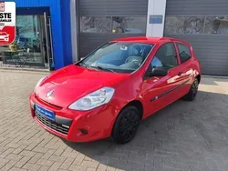Hellrot (hellrot) Gebraucht 2013 Renault Clio IV Kleinwagen | 6.980 € (Etwas zu teuer)