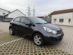 Schwarz Gebraucht 2013 Kia Rio Attract Limousine | 5.500 € (Fairer Preis)