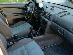 Grau Gebraucht 2002 Skoda Octavia Kombi | 750 €