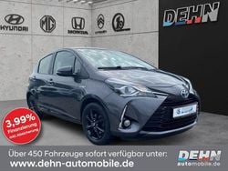 Grau Gebraucht 2018 Toyota Yaris Hybrid Limousine | 14.950 € (Fairer Preis)