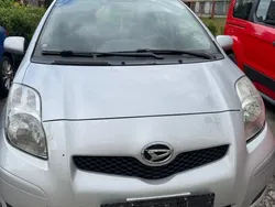 Silber Gebraucht 2011 Daihatsu Charade Kleinwagen | 3.000 €