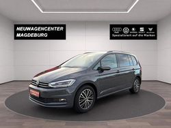 Delfingrau metallic Gebraucht 2024 VW Touran Comfortline Van / Kleinbus | 35.780 € (Teuer)