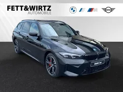 Saphirschwarz metallic Neu 2025 BMW 330e M Sport Kombi | 68.390 €