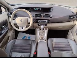 Weiß Gebraucht 2012 Renault Grand Scénic III Luxe Van / Kleinbus | 6.799 €