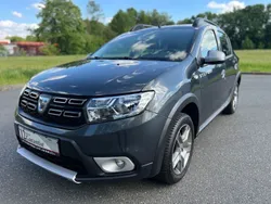 Grau Gebraucht 2018 Dacia Sandero Stepway Kleinwagen | 6.990 € (Fairer Preis)