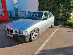 Blau Gebraucht 1991 BMW 316 Basis Limousine | 2.500 €