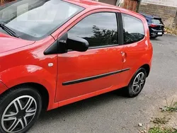 Rot Gebraucht 2013 Renault Twingo Kleinwagen | 2.800 €