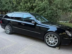 Grün Gebraucht 2004 Mercedes E500 Kombi | 5.499 €