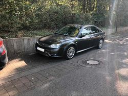 Grau Gebraucht 2006 Ford Mondeo ST Limousine | 8.000 €
