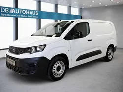 Weiß Gebraucht 2024 Peugeot Partner Premium Van / Kleinbus | 16.880 € (Fairer Preis)