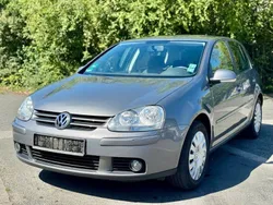 Grau Gebraucht 2007 VW Golf V Limousine | 2.250 € (Guter Preis)