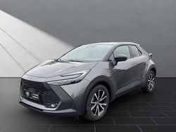 Grey metallic (1g3)/ black (20 Gebraucht 2024 Toyota C-HR Team SUV | 31.449 € (Etwas zu teuer)