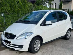 Weiß Gebraucht 2012 Mercedes A160 Elegance Van / Kleinbus | 6.800 € (Fairer Preis)