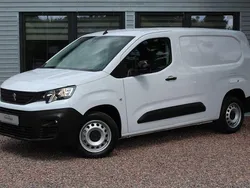 Weiß Gebraucht 2024 Peugeot Partner Premium Van / Kleinbus | 21.950 € (Etwas zu teuer)