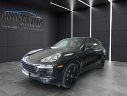 Tiefschwarzmetallic Gebraucht 2017 Porsche Cayenne SUV | 44.980 € (Teuer)