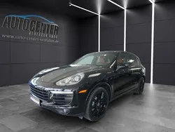 Tiefschwarzmetallic Gebraucht 2017 Porsche Cayenne SUV | 39.980 € (Fairer Preis)