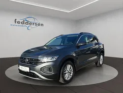 Indiumgrau metallic (metallic) Gebraucht 2024 VW T-Roc Life SUV | 22.370 € (Superpreis)