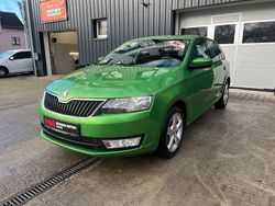 Grün Gebraucht 2014 Skoda Rapid Elegance Limousine | 7.447 € (Fairer Preis)