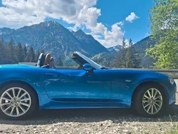 Blau Gebraucht 2018 Fiat 124 Spider Lusso Cabrio | 20.500 € (Etwas zu teuer)