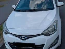 Weiß Gebraucht 2013 Hyundai i20 Style Kleinwagen | 5.999 € (Fairer Preis)