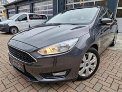 Grau Gebraucht 2016 Ford Focus Business Edition Limousine | 8.999 € (Guter Preis)