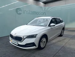 Weiß Gebraucht 2022 Skoda Octavia Kombi | 22.599 € (Guter Preis)