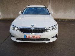Weiß Gebraucht 2022 BMW 320 Kombi | 19.999 € (Guter Preis)