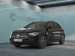Schwarz Gebraucht 2022 Mercedes GLA200 AMG SUV | 38.572 € (Fairer Preis)