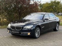 Azuritschwarz Gebraucht 2014 BMW 740 Limousine | 18.800 € (Guter Preis)