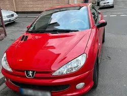Rot Gebraucht 2006 Peugeot 206 CC Cabrio | 2.500 € (Etwas zu teuer)