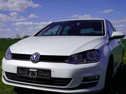 Weiß Gebraucht 2016 VW Golf VII LOUNGE Limousine | 9.900 € (Fairer Preis)