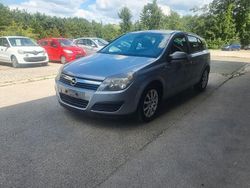 Grau Gebraucht 2006 Opel Astra Limousine | 2.350 € (Fairer Preis)