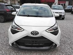 Weiß Gebraucht 2019 Toyota Aygo X-play Kleinwagen | 7.900 € (Fairer Preis)