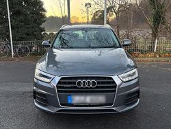 Grau Gebraucht 2015 Audi Q3 SUV | 18.000 € (Fairer Preis)