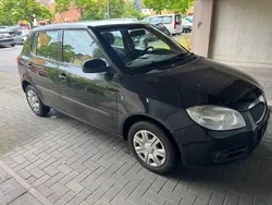 Schwarz Gebraucht 2010 Skoda Fabia Ambiente Limousine | 2.800 € (Guter Preis)