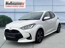 Weiß Gebraucht 2025 Toyota Yaris Hybrid Team Limousine | 20.950 € (Superpreis)