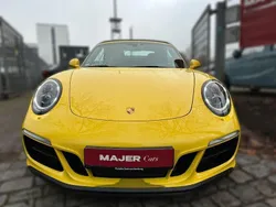 Porsche 911 Carrera 4 GTS