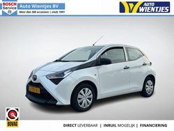 Weiß Gebraucht 2020 Toyota Aygo Kleinwagen | 6.950 € (Guter Preis)