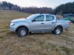 Silber Gebraucht 2016 Mitsubishi L200 Abholung | 18.000 €