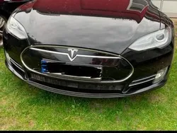 Schwarz Gebraucht 2015 Tesla Model S Limousine | 19.500 €